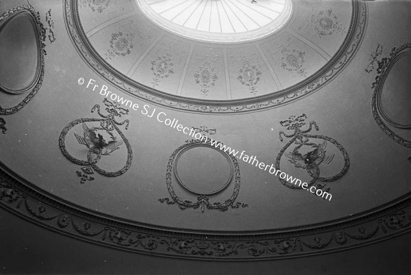 CHAMBER OF COMMERCE CEILING OF STAIRCASE